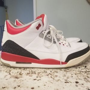 Air Jordan 3 "Fire Red"